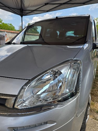 Phare du Citroën C4 Picasso après rénovation, transparence retrouvée